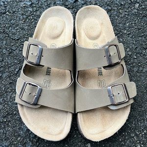 Cushionaire sandals